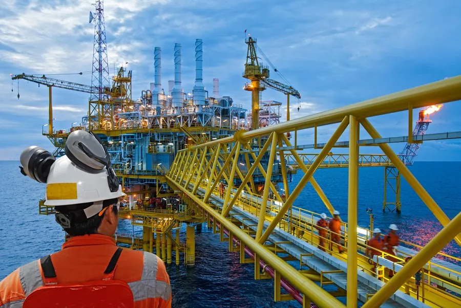 You are currently viewing Imposto de Exportação do Petróleo é Suspenso no DF: O que Isso Significa para Investidores